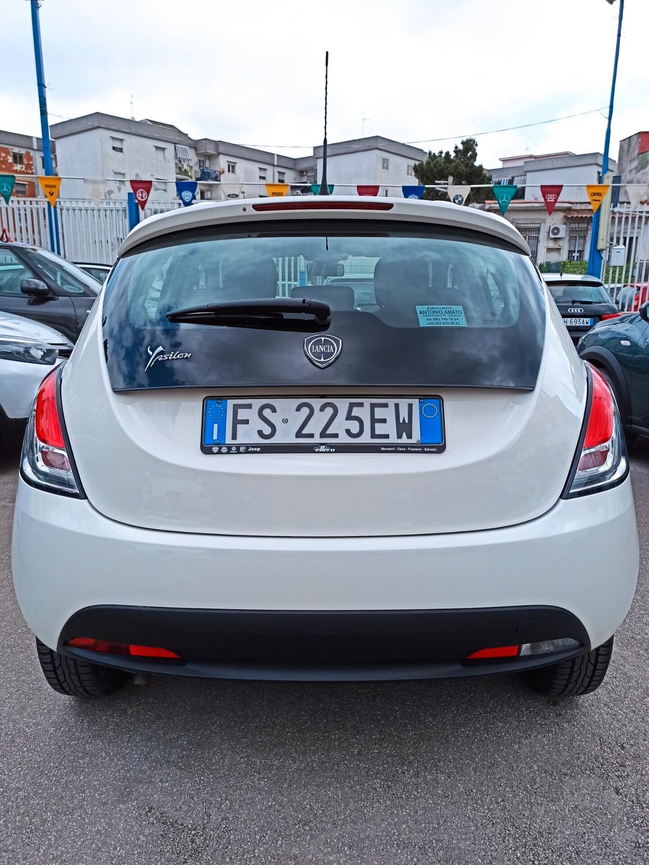 Lancia Ypsilon 1.2 69 CV 5 porte GPL Ecochic Elefantino Blu