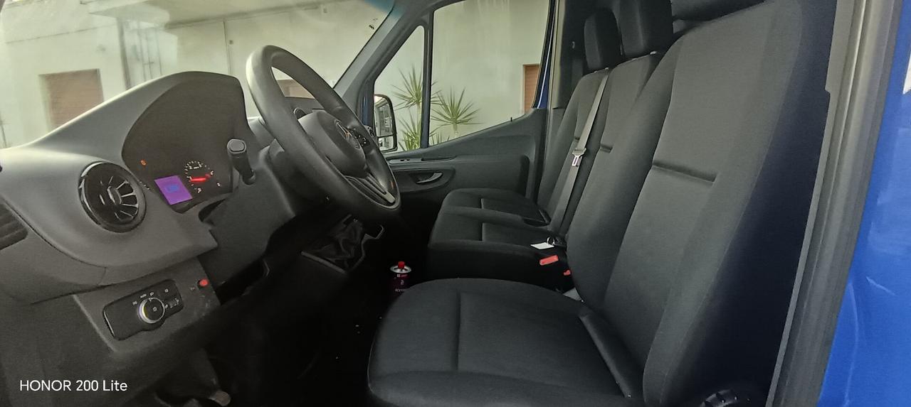 MERCEDES Sprinter 311 2.1 cdi F 39/33 fwd H2 my20
