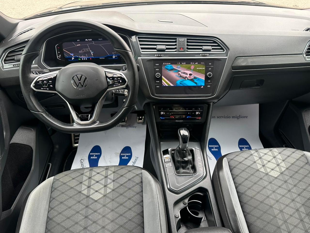 Volkswagen Tiguan 2.0 TDI 150 CV SCR DSG R-Line black pack