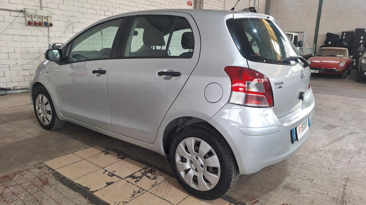 Toyota Yaris 1.0 5 porte Sol