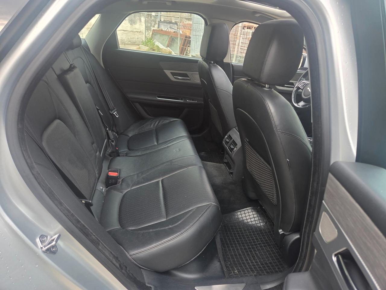 Jaguar XF 2.0 D 180 CV aut. Portfolio