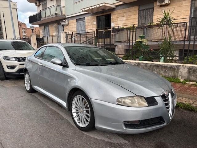 Alfa Romeo GT 1.9 MJT anche permuta o scambi0