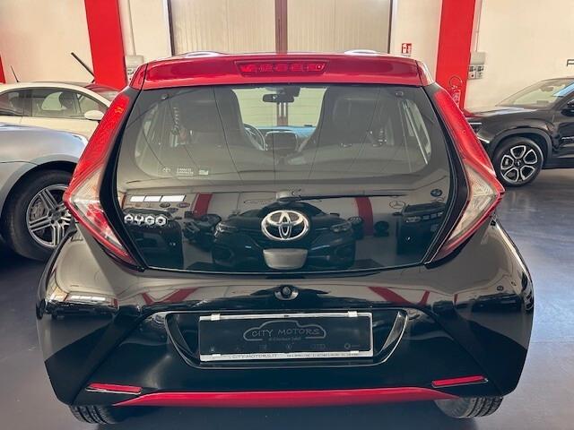 Toyota Aygo 1.0 VVT-i 69 CV 5 porte x-play TSS