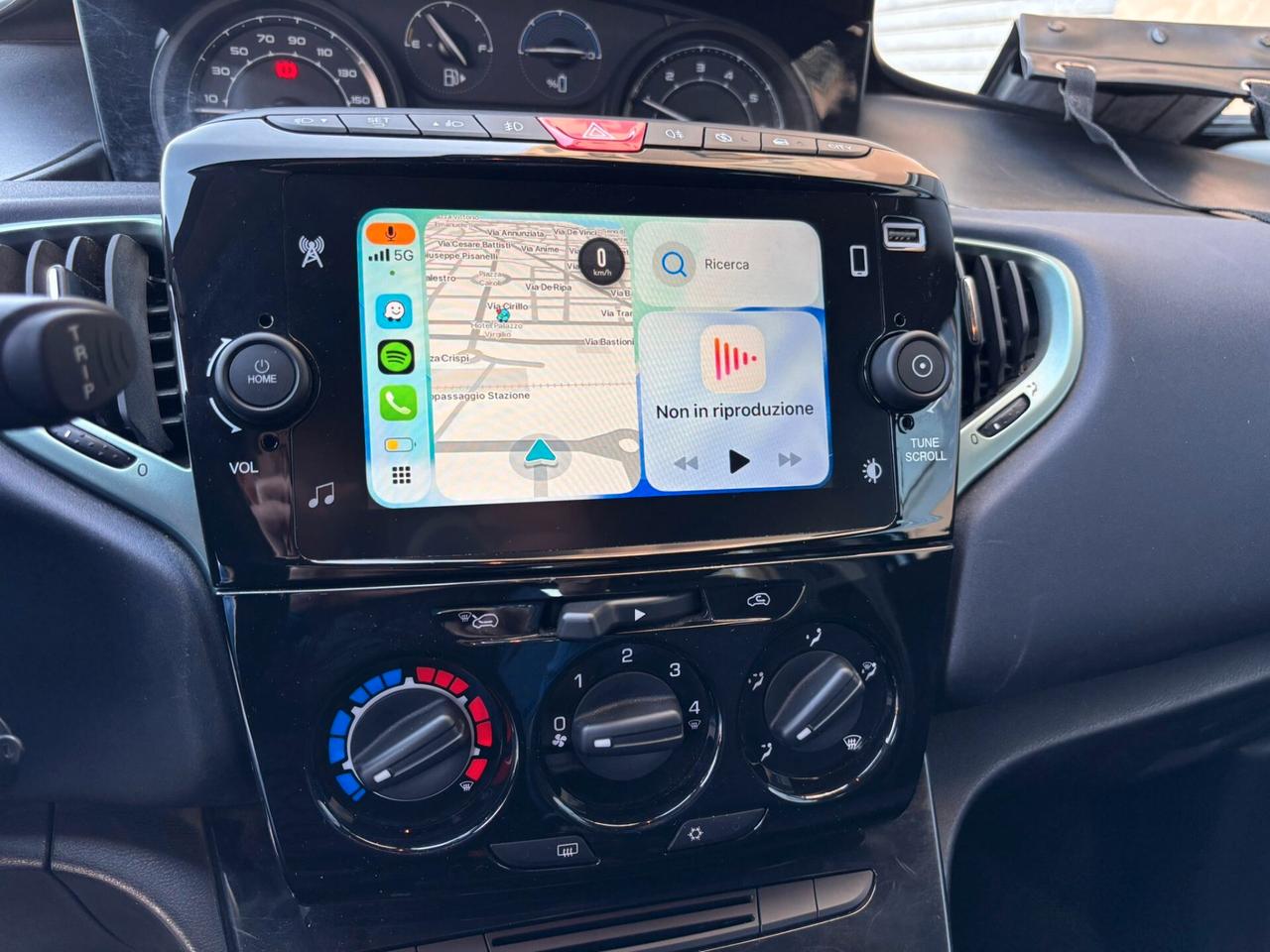 Lancia Ypsilon 1.0 FireFly 5 porte S&S Hybrid Gold Plus