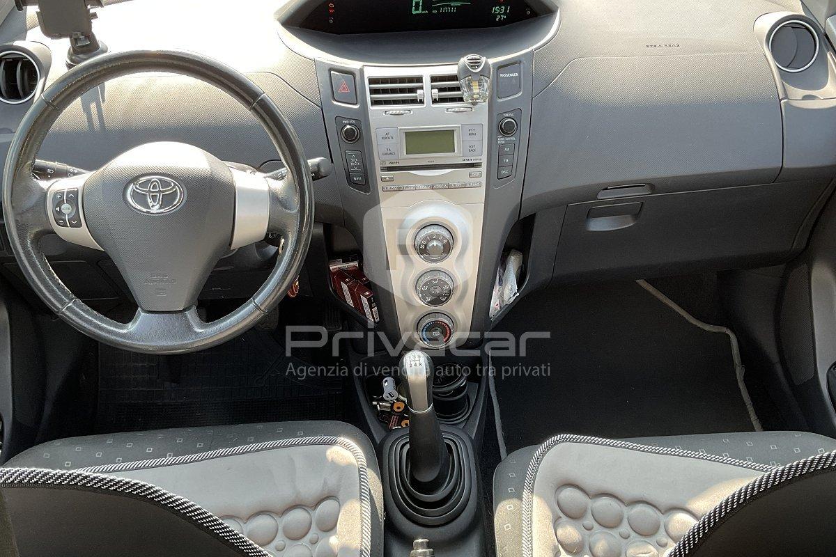 TOYOTA Yaris 1.0 5 porte