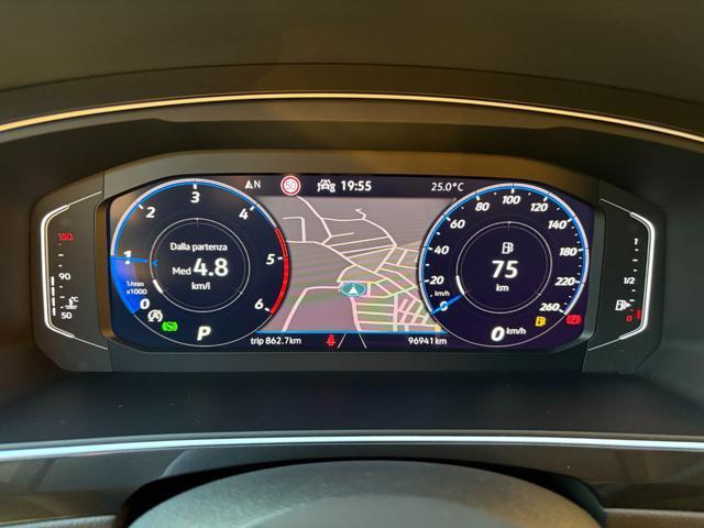 VOLKSWAGEN Tiguan 2.0 TDI 150 CV SCR DSG R-Line LUCI AMBIENTE