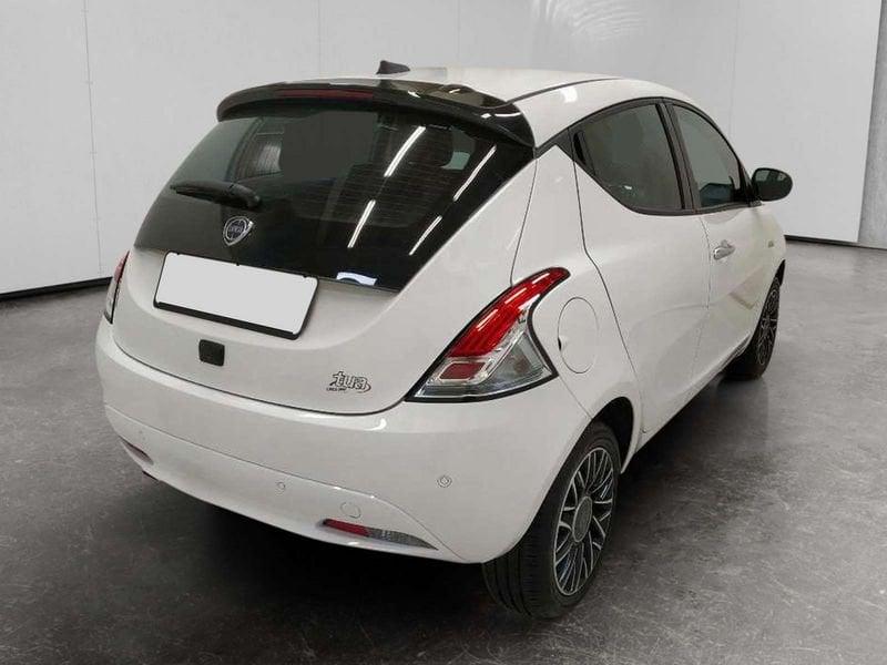 Lancia Ypsilon 1.0 firefly hybrid Gold Plus s&s 70cv 5p.ti