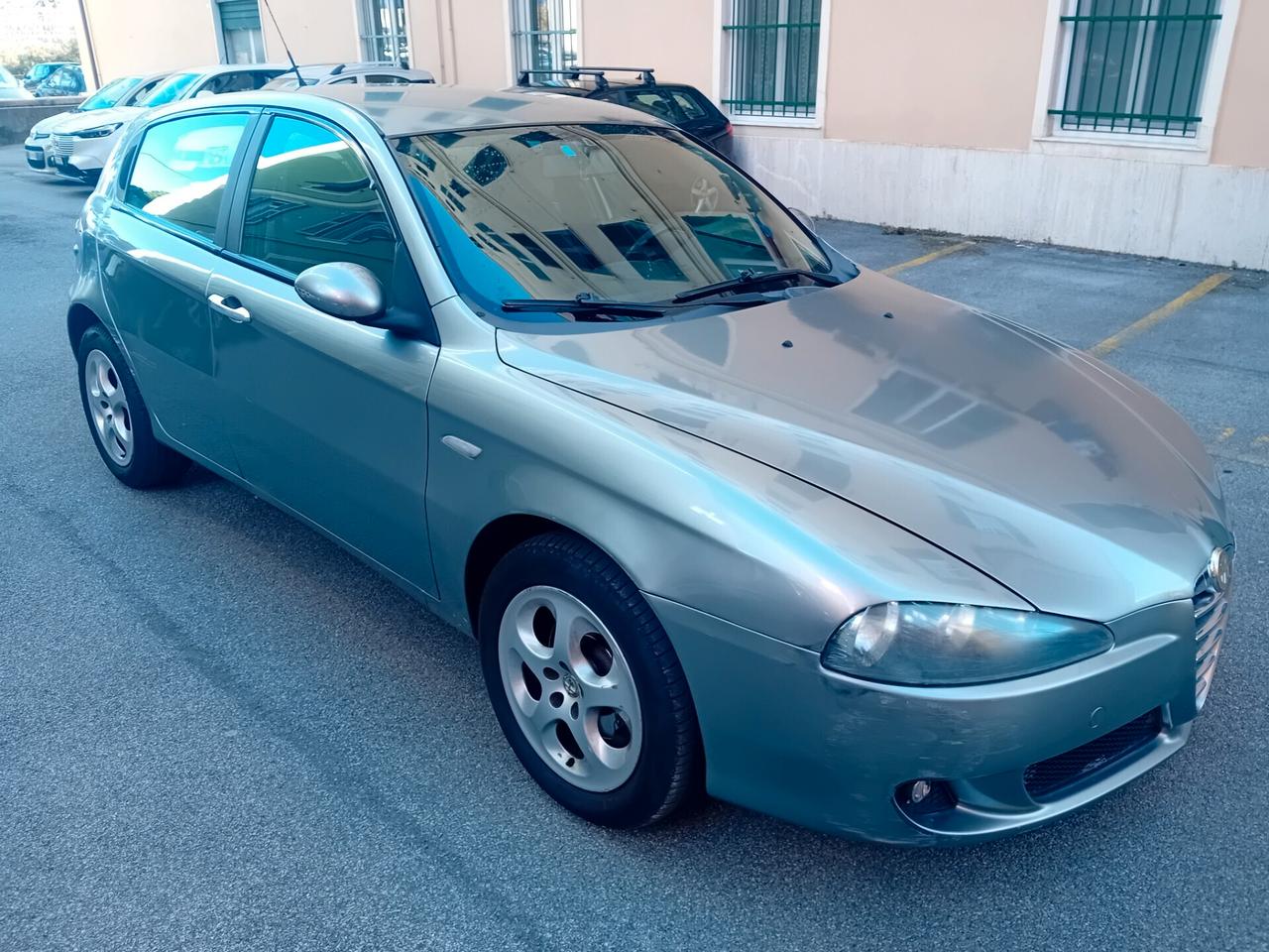 Alfa Romeo 147 1.6 16V TS 5 porte Distinctive