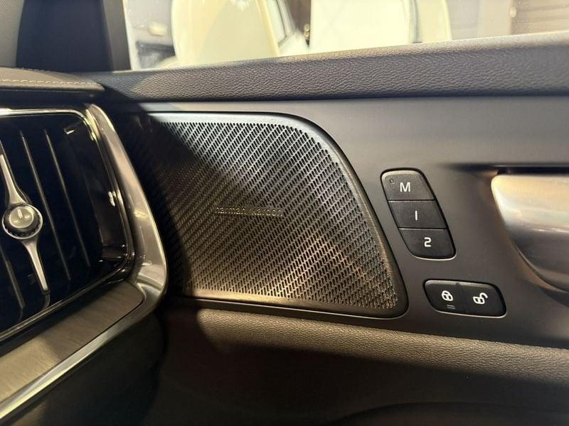 Volvo V60 Cross Country B4 D AWD autom. ULTIMATE