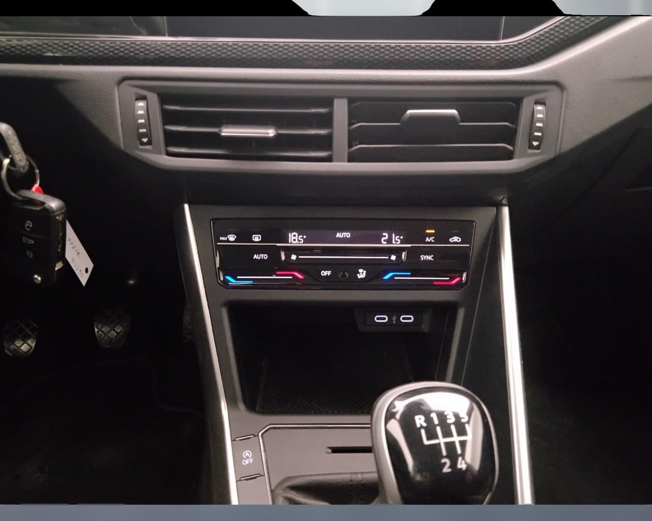 VOLKSWAGEN Polo VI 2022 - Polo 1.0 Life 80cv
