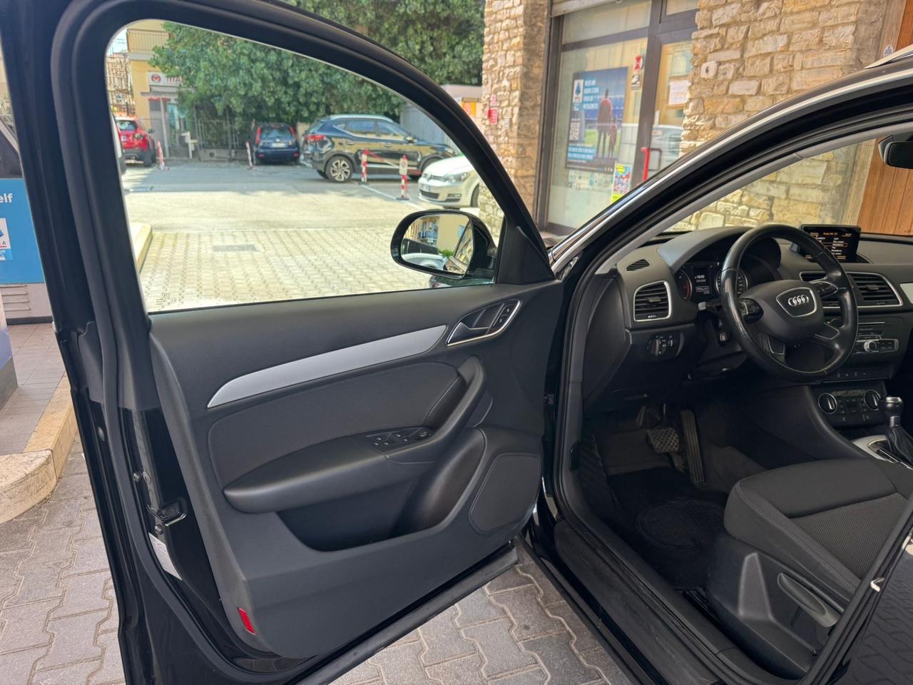 Audi Q3 2.0 TDI 120 CV S tronic line Edition