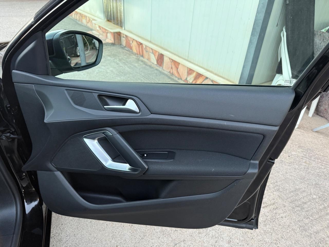 Peugeot 308 BlueHDi 120 Allure KM Certif