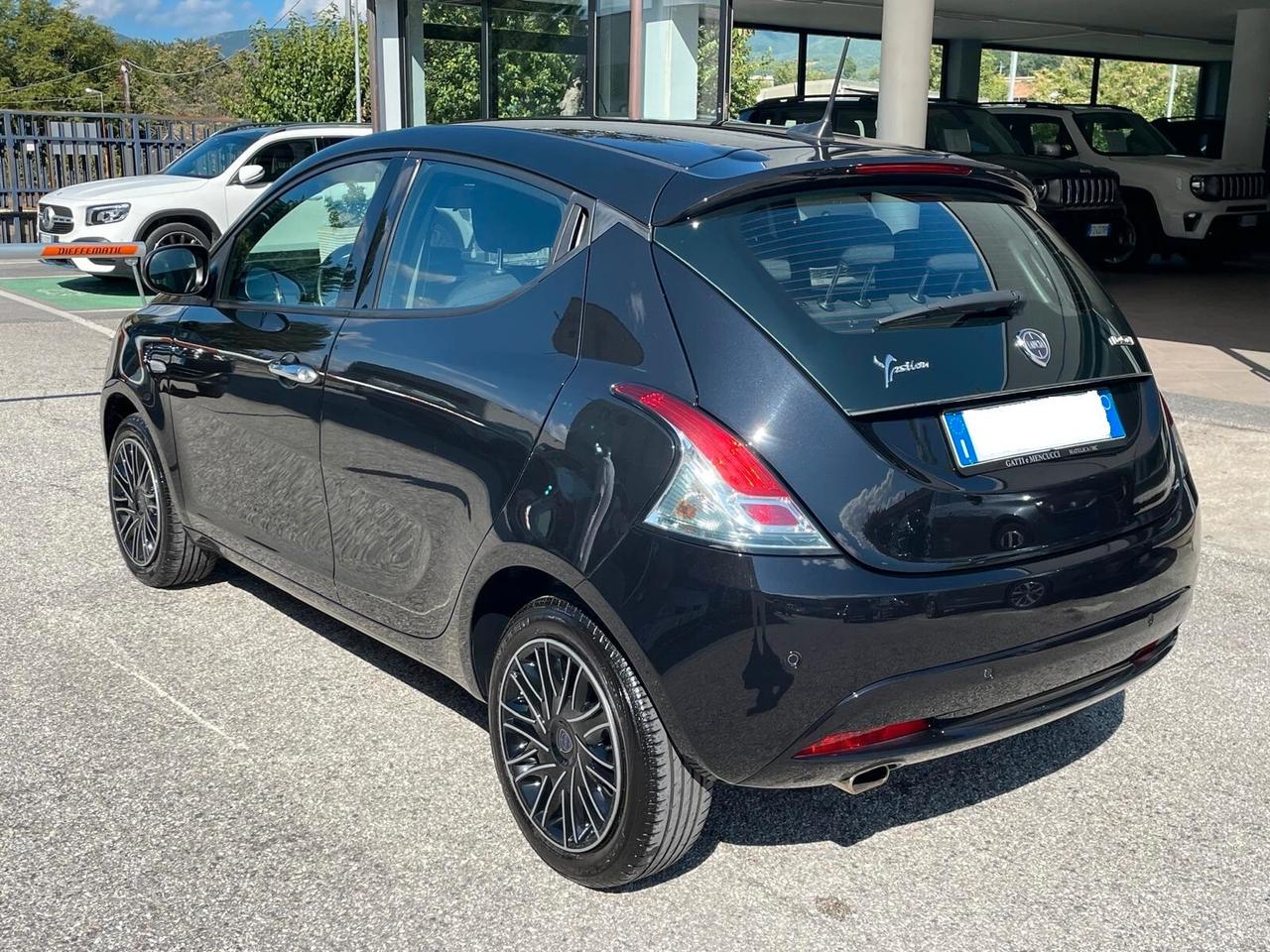 Lancia Ypsilon 1.0 FireFly S&S Hybryd Gold