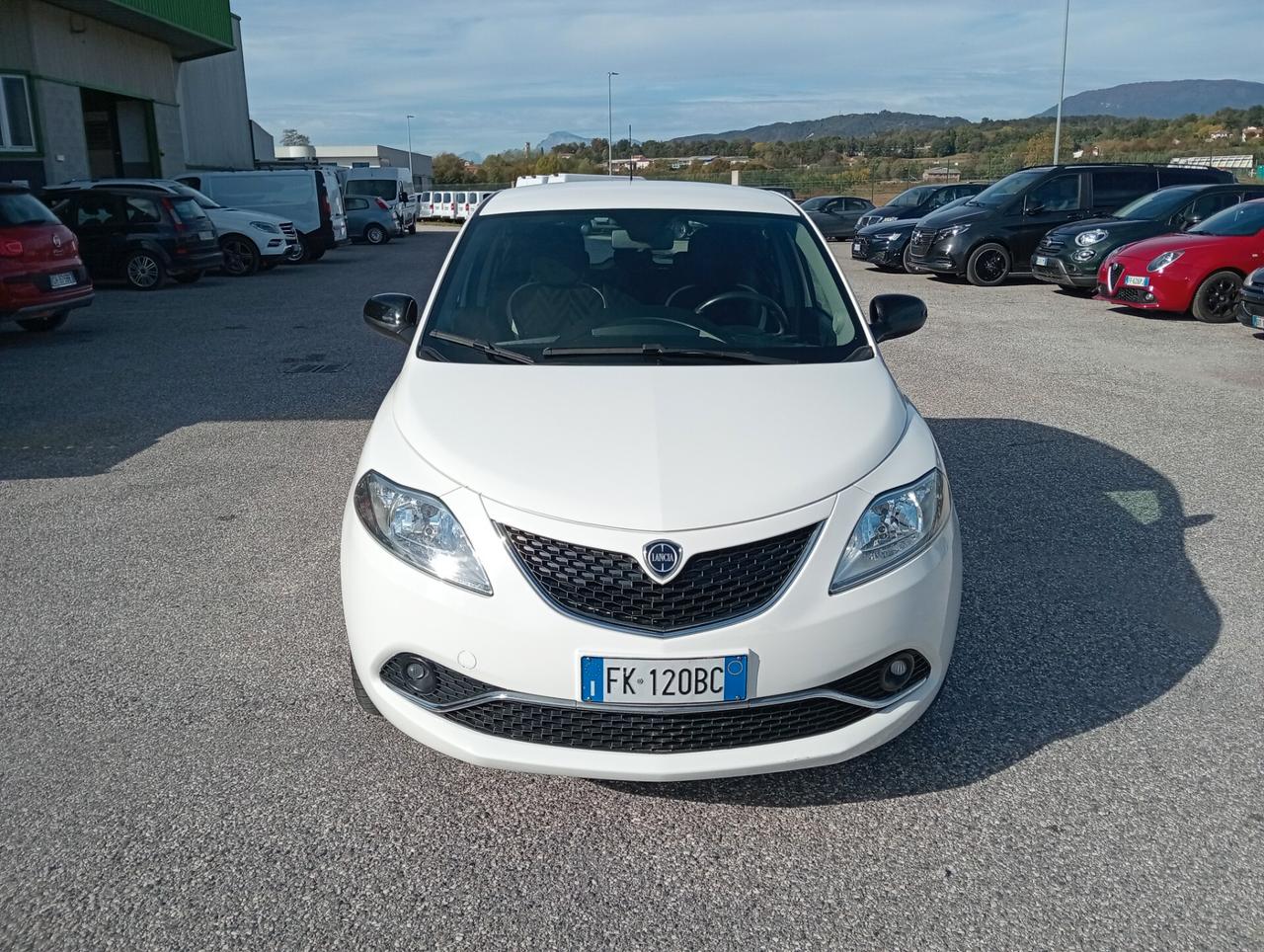 Lancia Ypsilon 1.2 69 CV 5 porte Gold 5 posti
