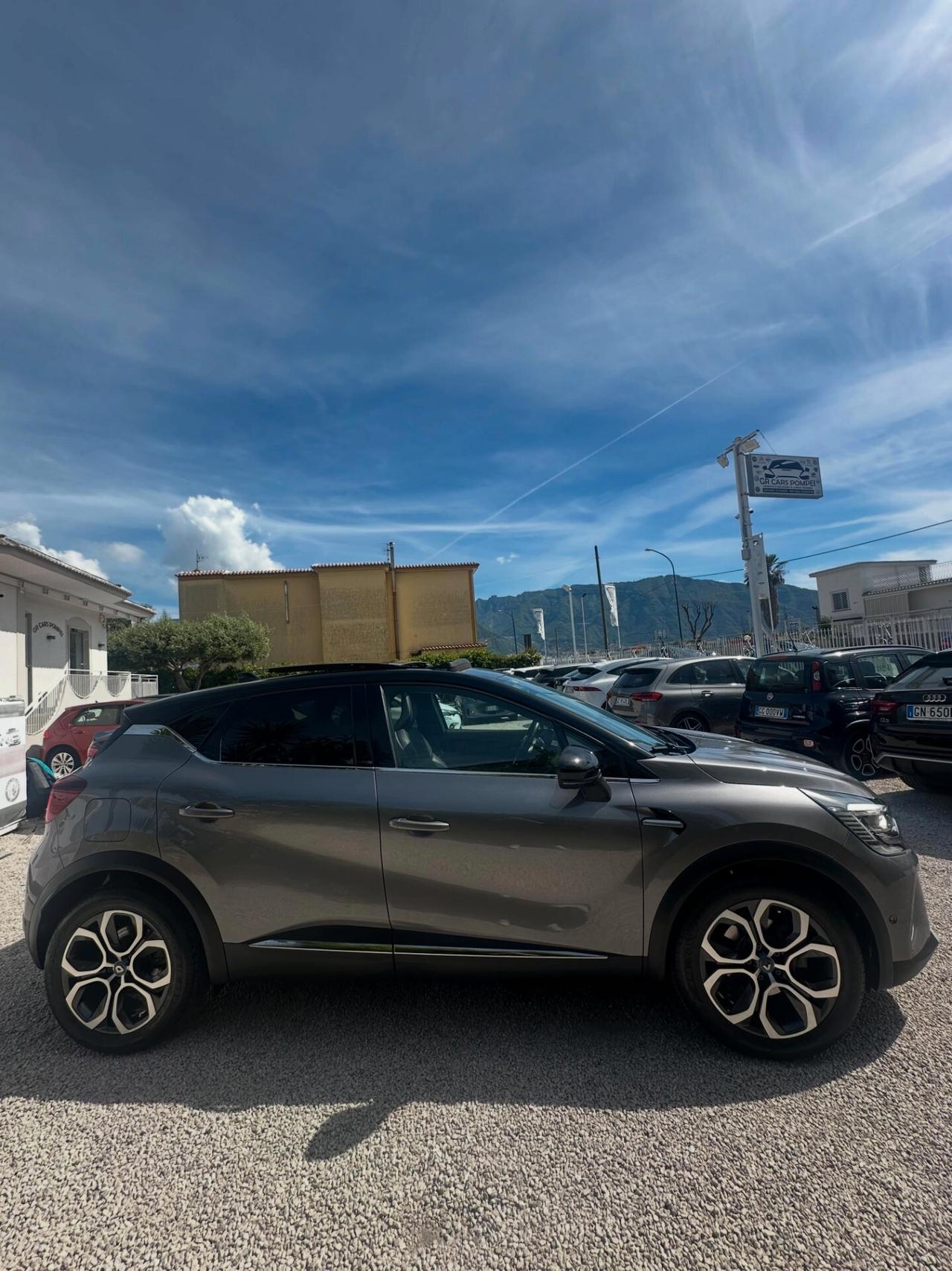 Renault Captur Plug-in Hybrid E-Tech 160 CV Initiale Paris