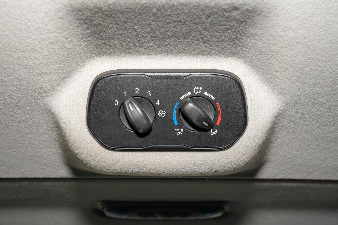 Ford Transit Custom 2.2 TDCi 125CV - 9 POSTI