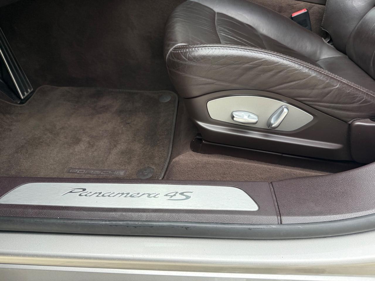 Porsche Panamera 4.8 4S