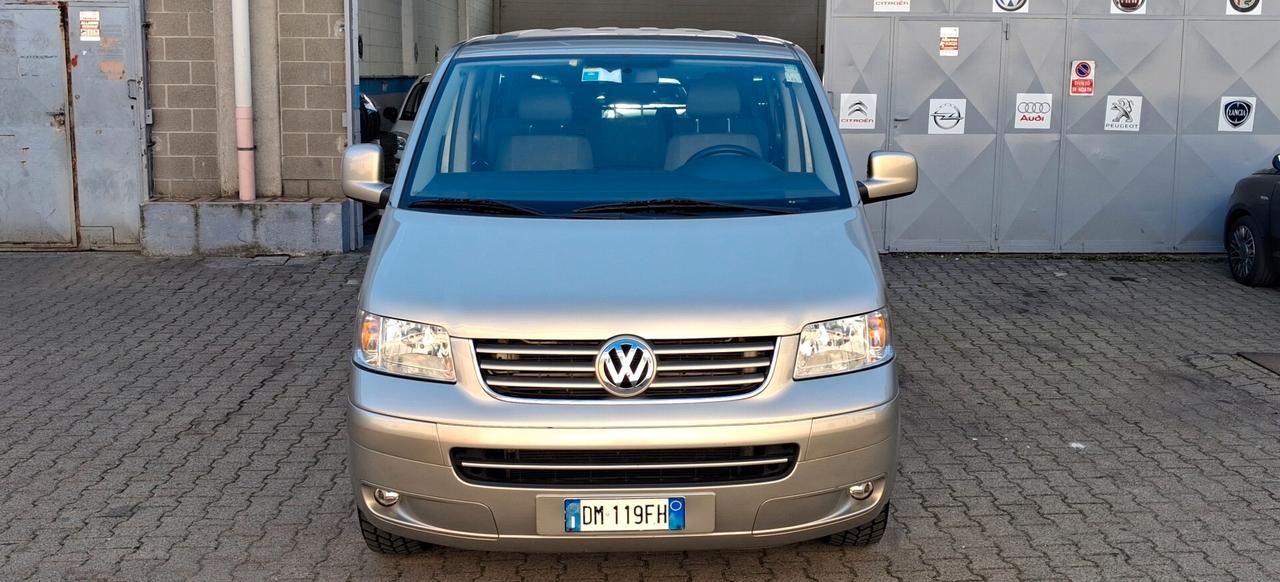 Volkswagen TransporterT5 2.5 TDI 4Motion Comfortline N1 6posti