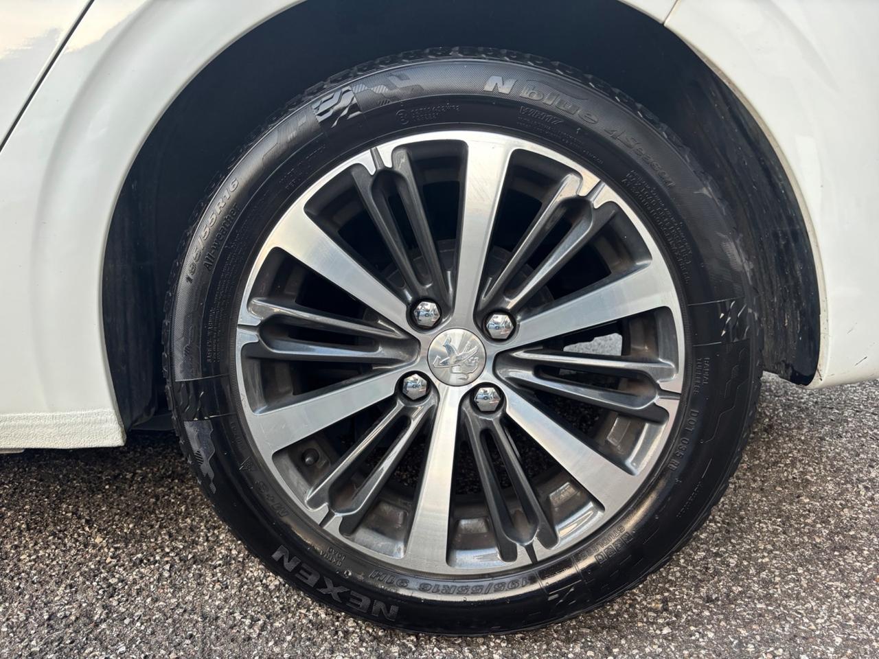 Peugeot 208 1.6 HDI OK NEOPATENTATI