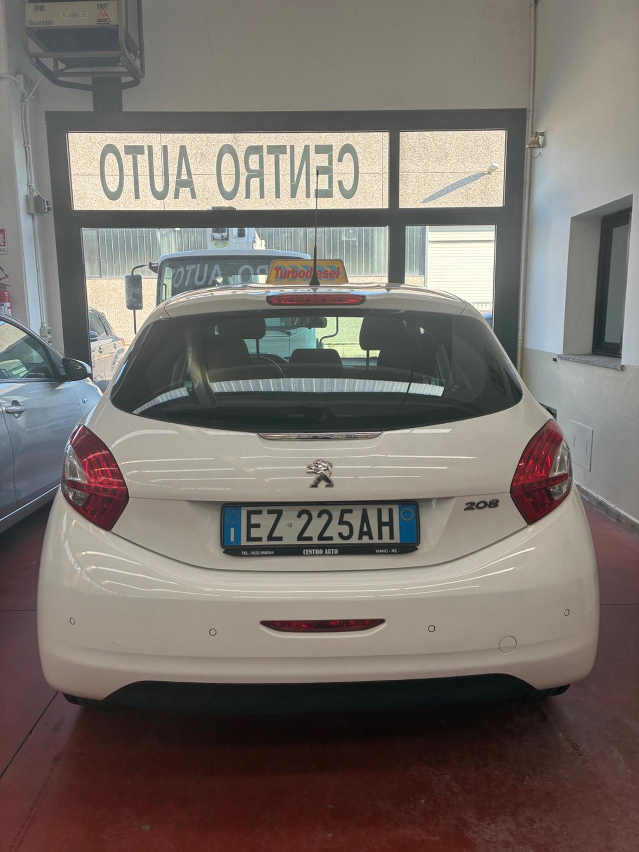 Peugeot 208 1.4 HDi 68 CV 5 porte Allure