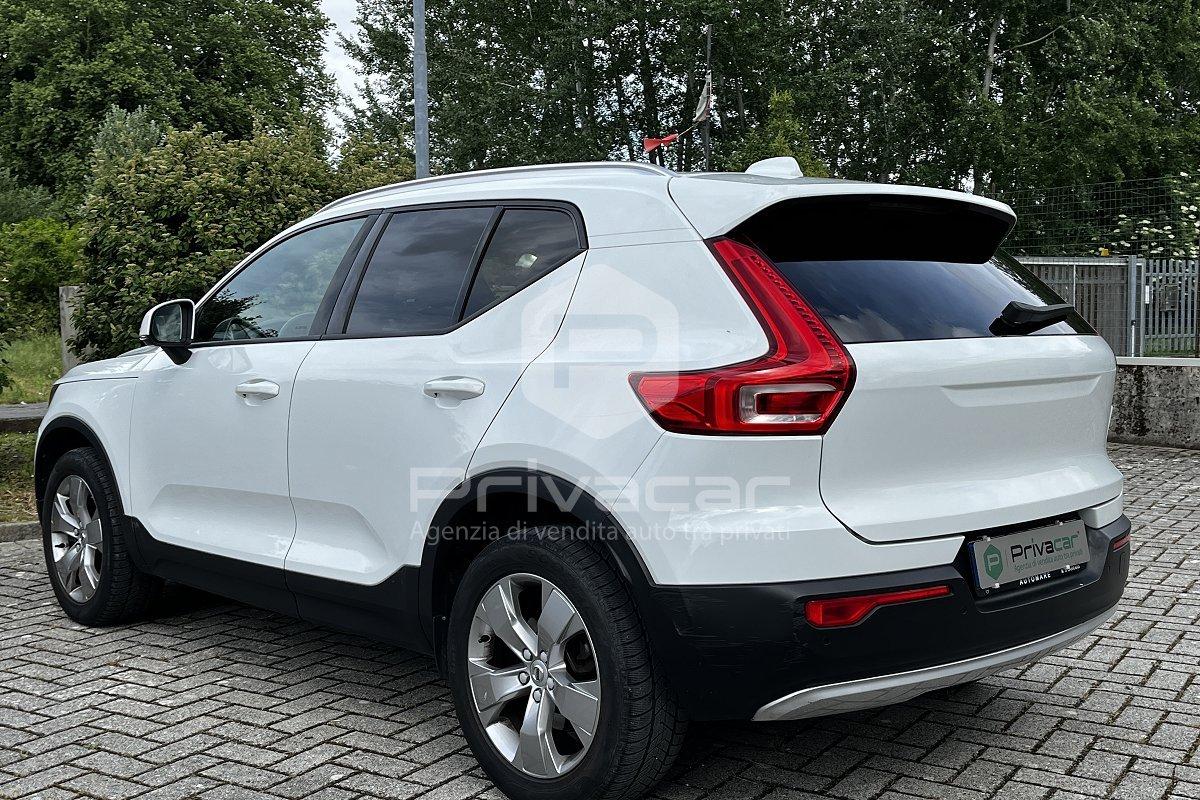VOLVO XC40 D4 AWD Geartronic Momentum