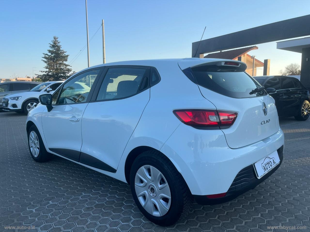 RENAULT Clio 1.2 75 CV 5p. Wave