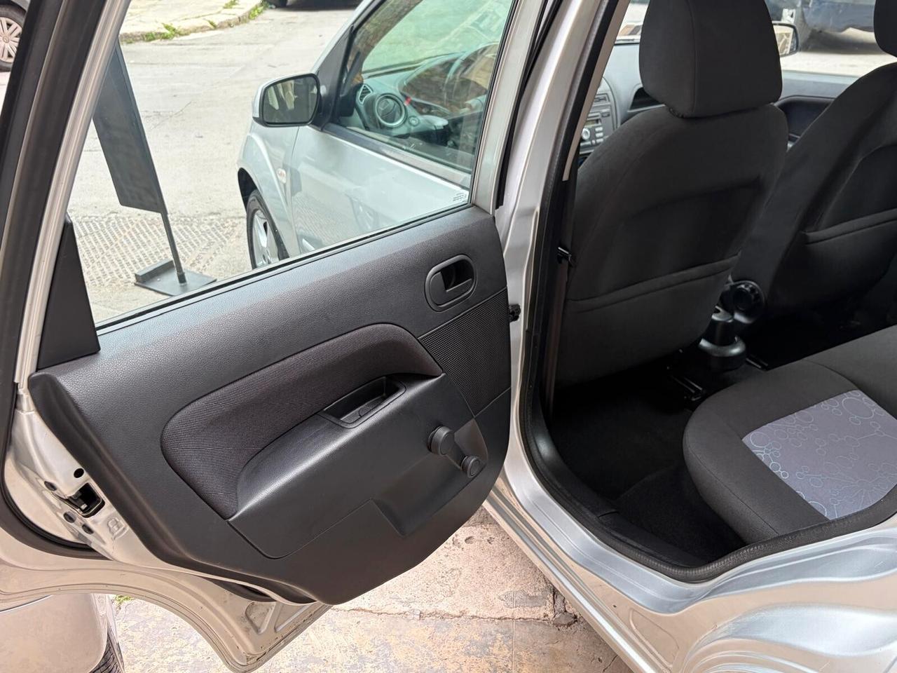 Ford Fiesta 1.4 TDCi 5p. Titanium RARA 97.000KM