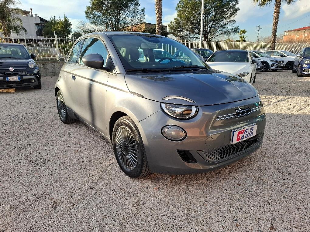 Fiat 500 500e Berlina 42 kWh La Prima