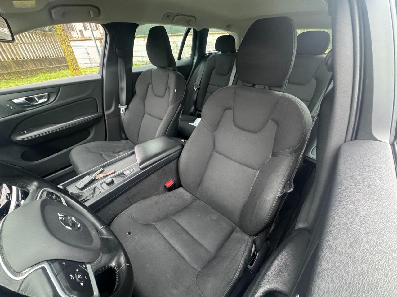 Volvo V60 2.0 d3 Momentum Business Pro auto my21