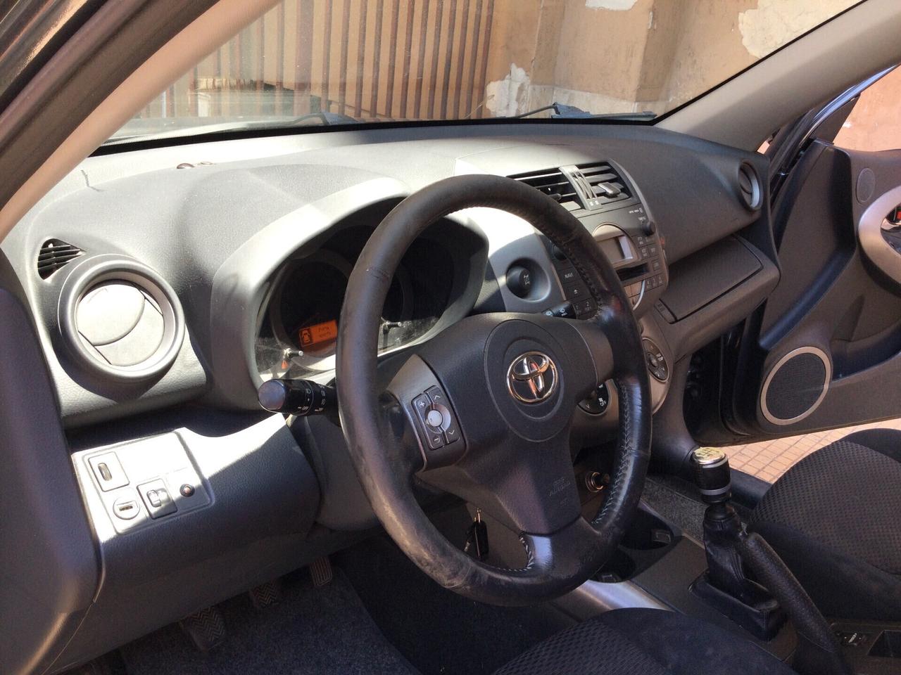 Toyota RAV4 2.2 D-4D 136 CV Luxury
