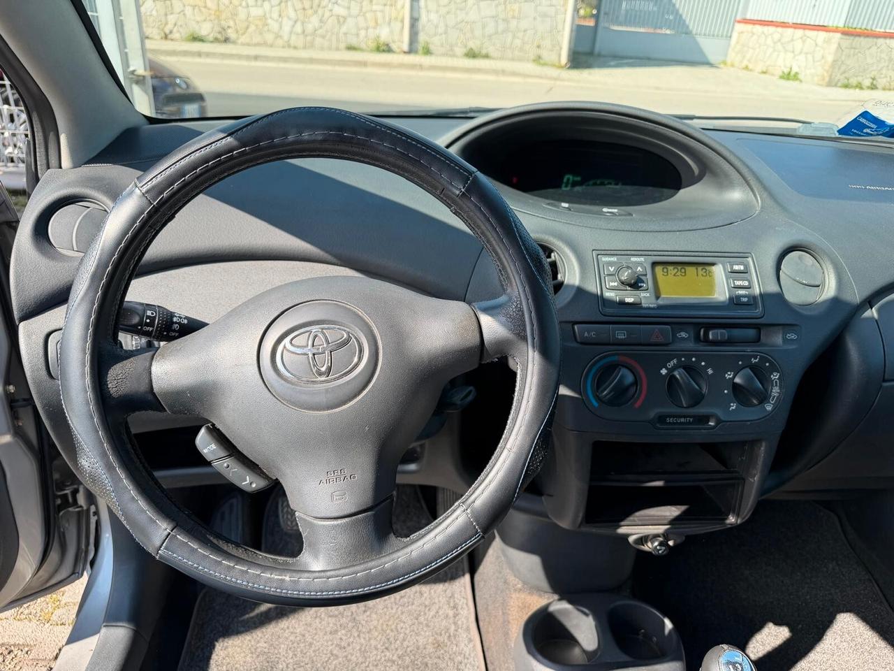 Toyota Yaris 1.4 tdi D-4D cat 3 porte Sol-2005