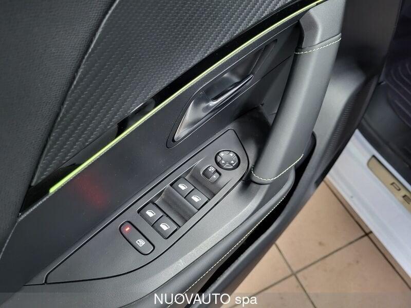 Peugeot 2008 PureTech 130 S&S EAT8 GT