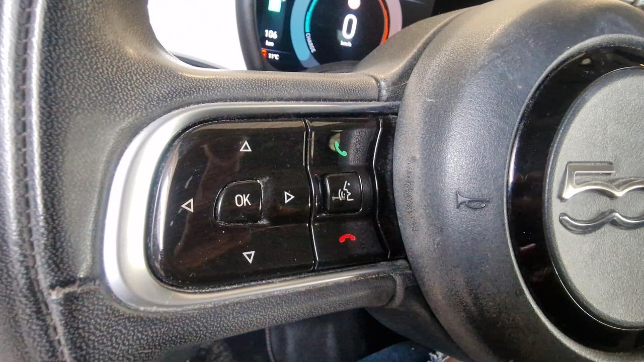 Fiat 500 500e Berlina 42 kWh La Prima