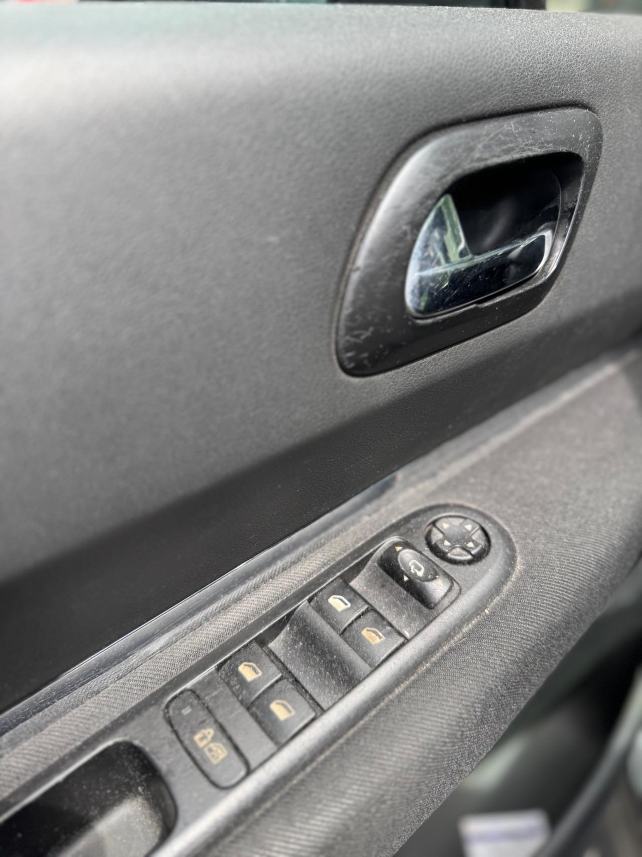 Peugeot 5008 1.6 HDi 112CV Féline