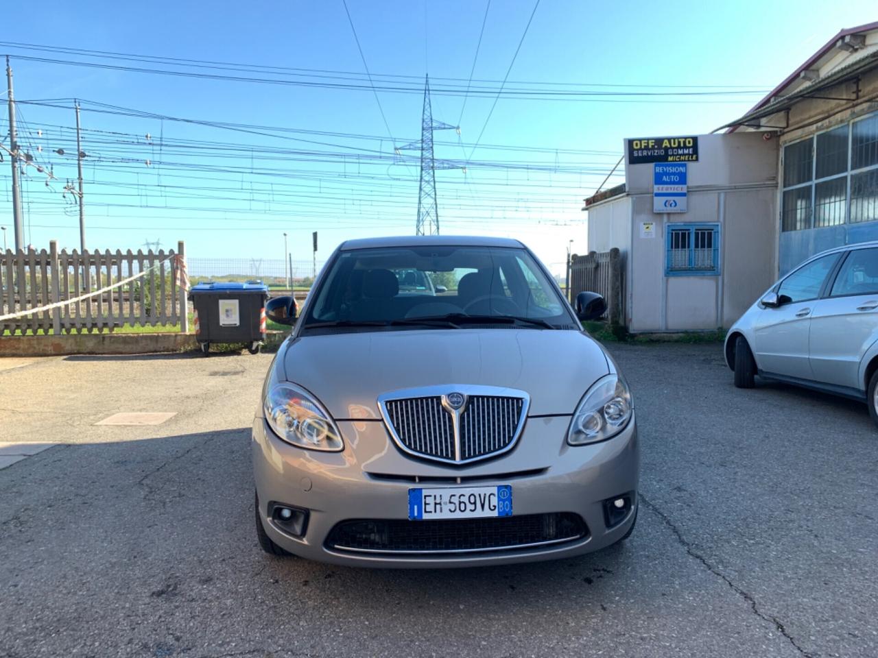 Lancia Ypsilon 1.2 Gpl 51kw(69cv) Neopatentati Ok