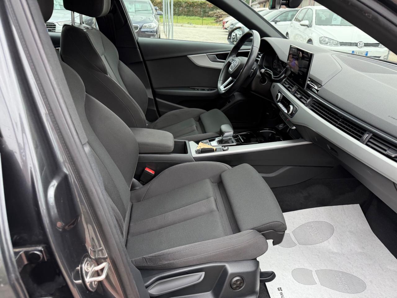 Audi A4 Avant 35 TDI/163 CV S tronic S line edition .IVA ESPOSTA