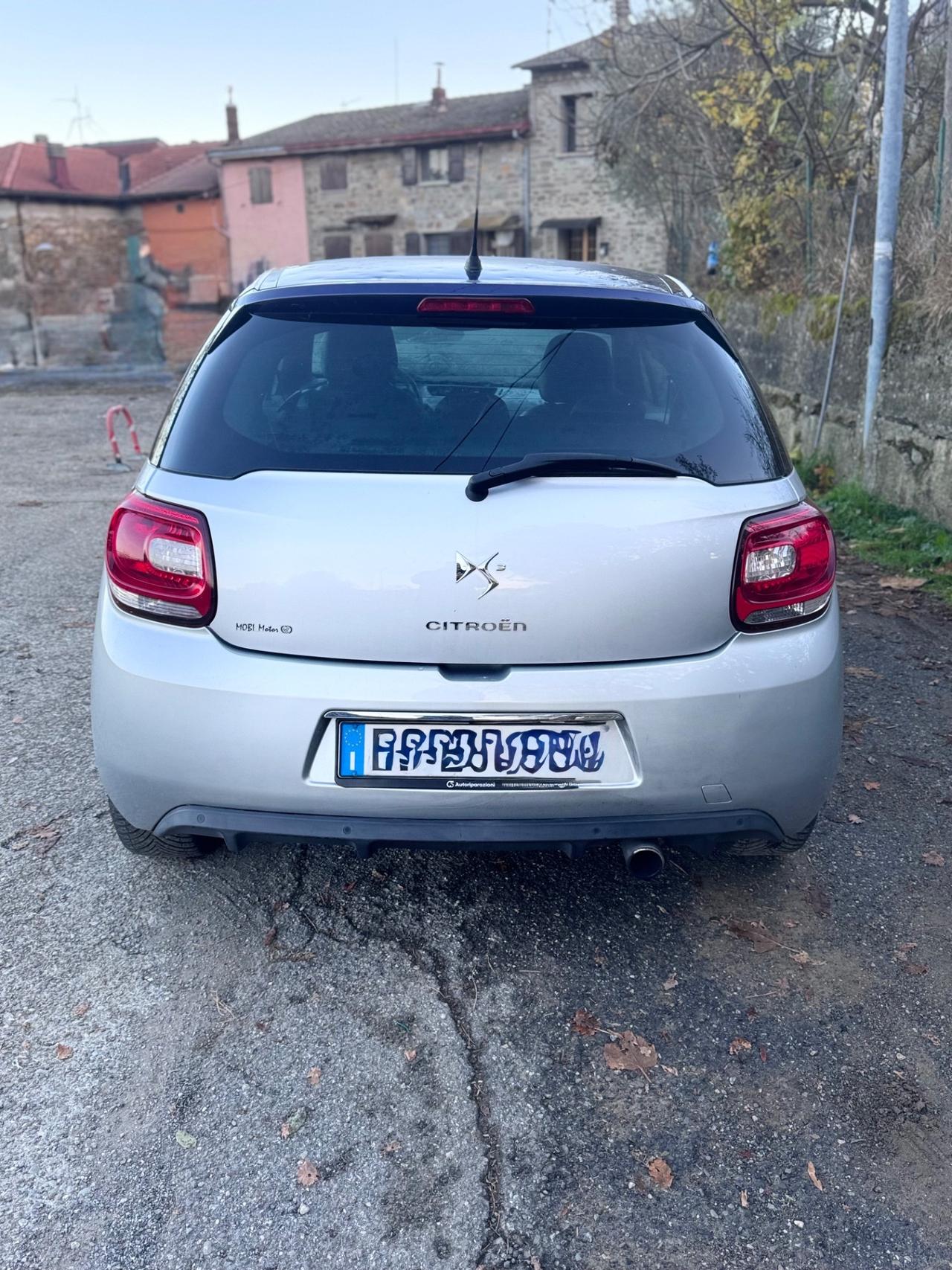 DS 3 1.2 VTI 82 JUST BLACK – FULL OPTIONAL