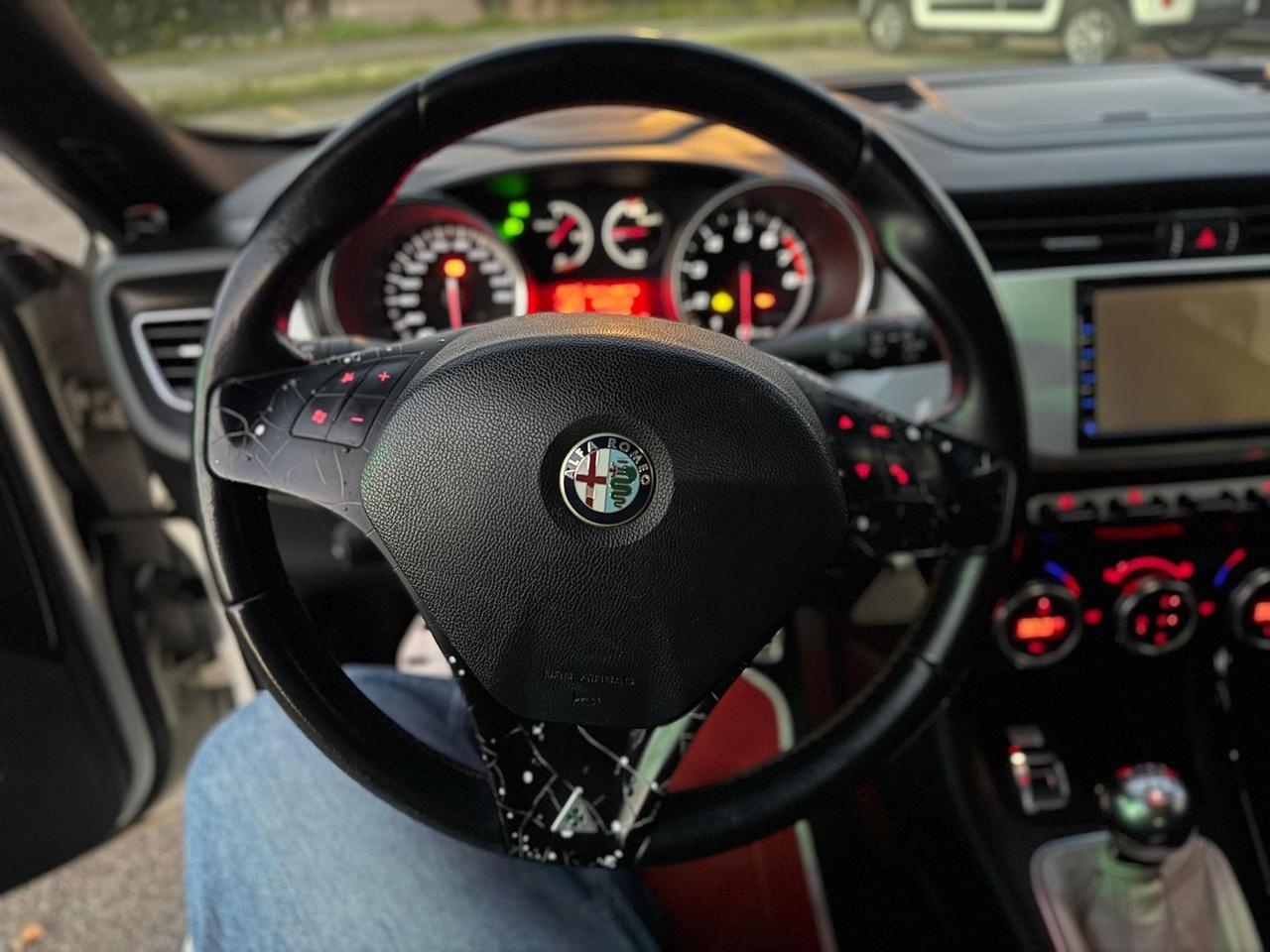 Alfa Romeo Giulietta Distinctive 1.75 TBi 16 #8054