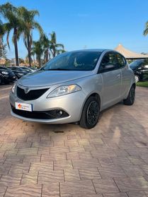 Lancia Ypsilon 1.0 FireFly 5 porte S&S Hybrid Ecochic Gold