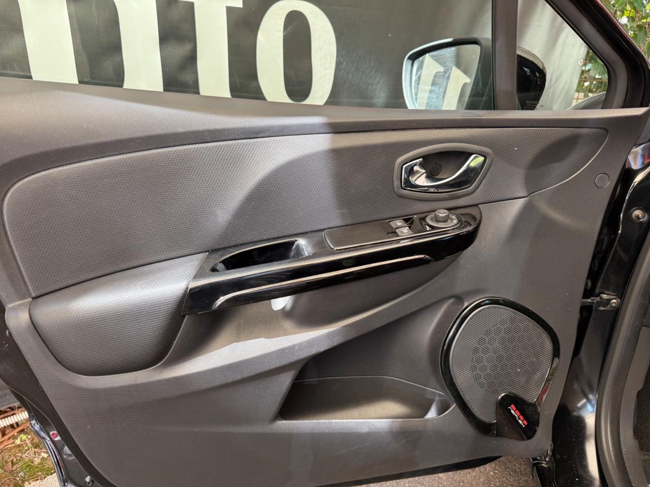 Renault Clio 1.2 75CV 5 porte