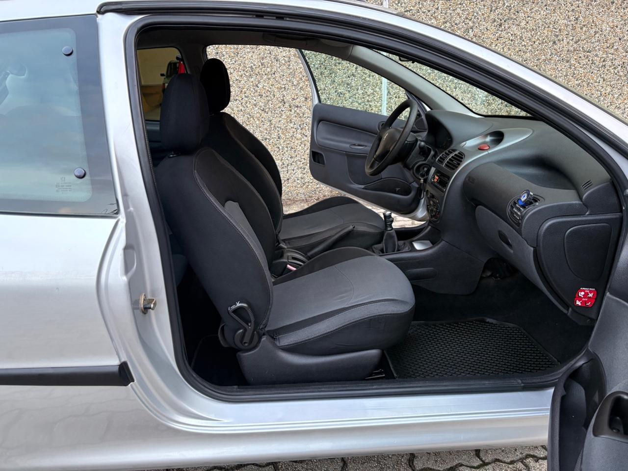 Peugeot 206 1.4 3p. ONE Line