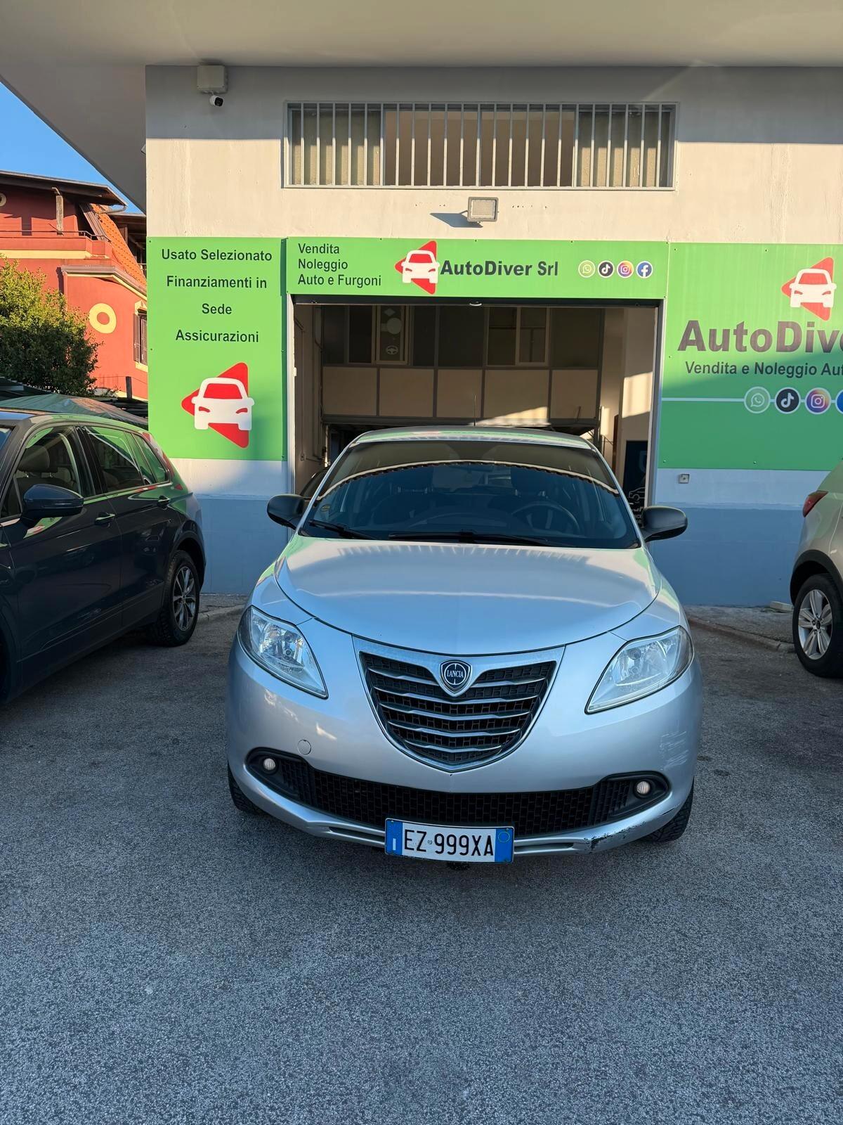 Lancia Ypsilon 0.9 TwinAir 85 CV 5 porte Metano Ecochic Elle