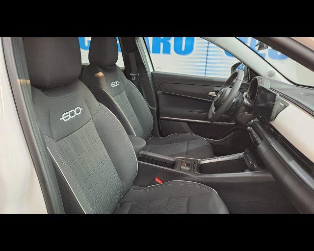 FIAT 600 1.2 hybrid 145cv auto