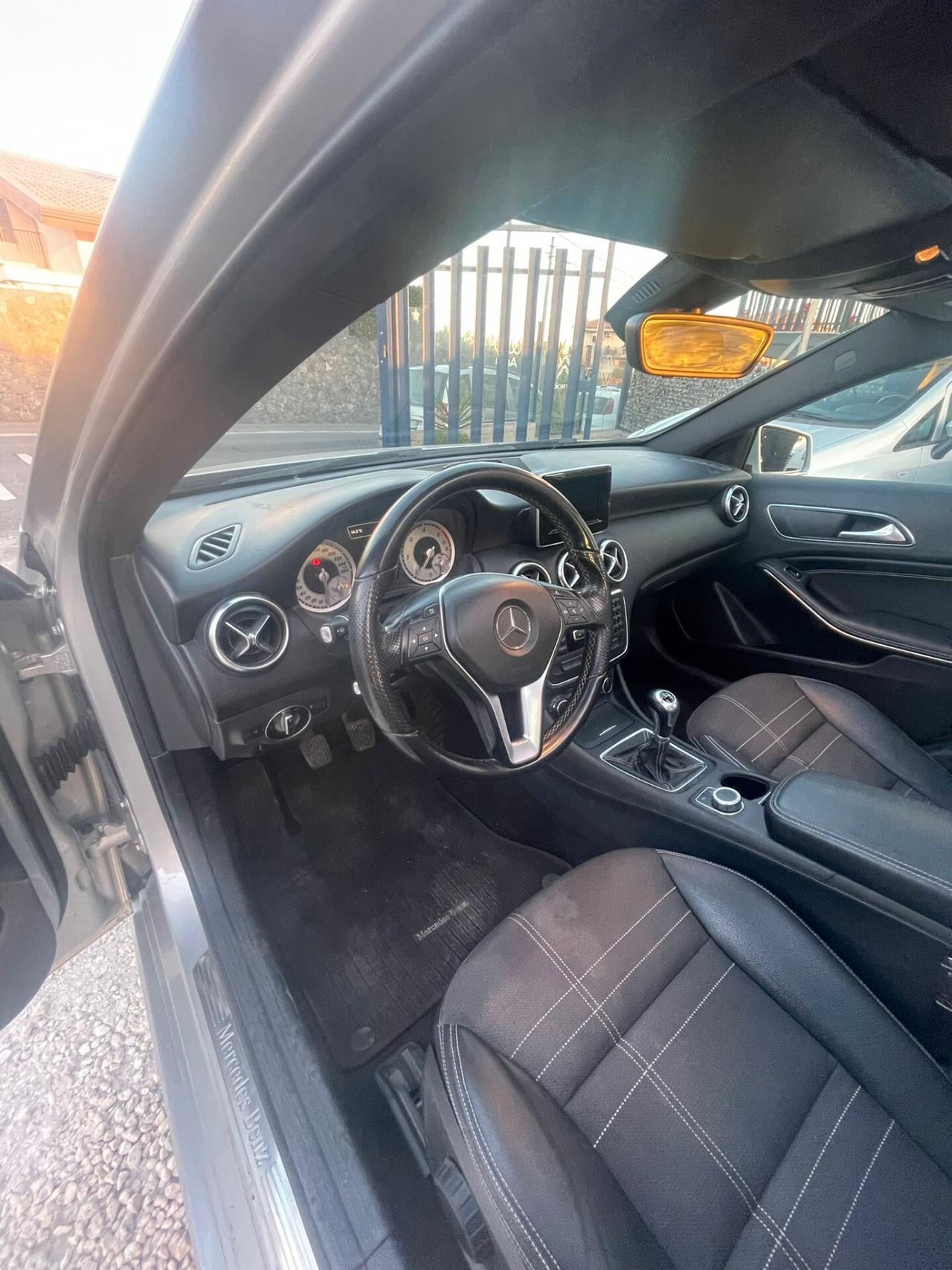 Mercedes-benz A 180 DARK NIGHT EDITION