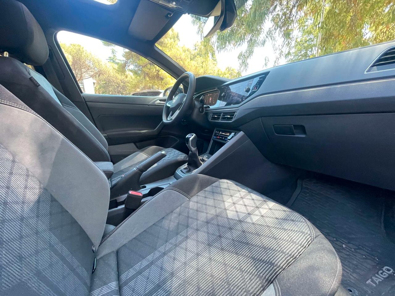 Volkswagen Taigo 1.0 tsi R-Line Plus 115cv TETTINO NEOPATENTATI