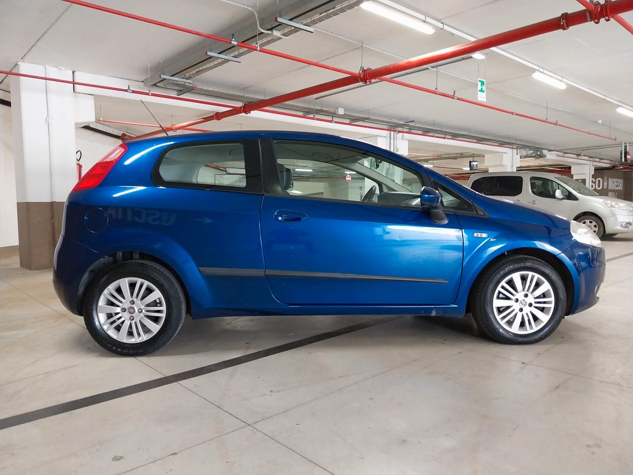 Fiat Grande Punto 1.3 MJT 90 CV 3 porte Emotion - ok neopatentati
