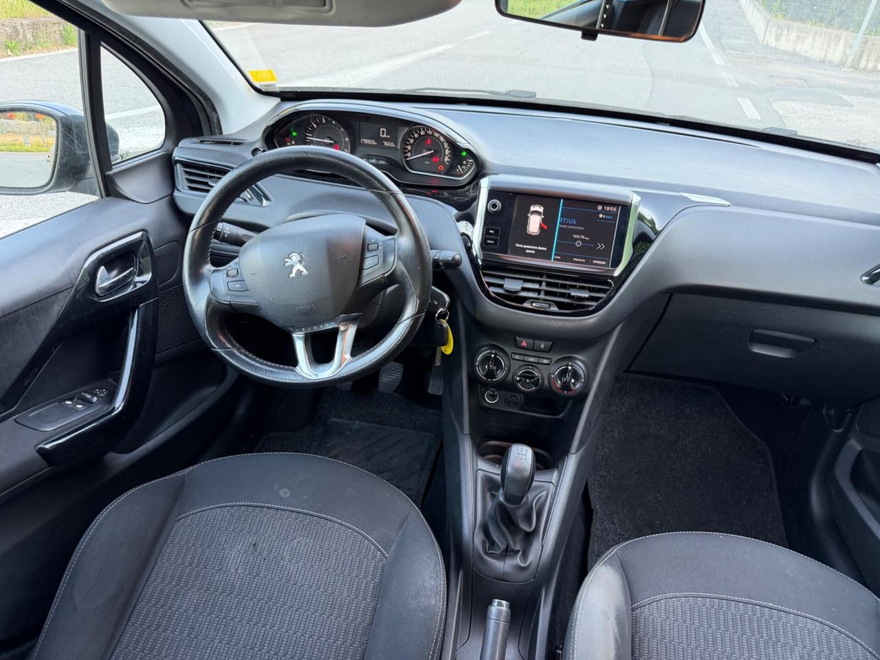 Peugeot 208 PureTech 82 5 porte Allure
