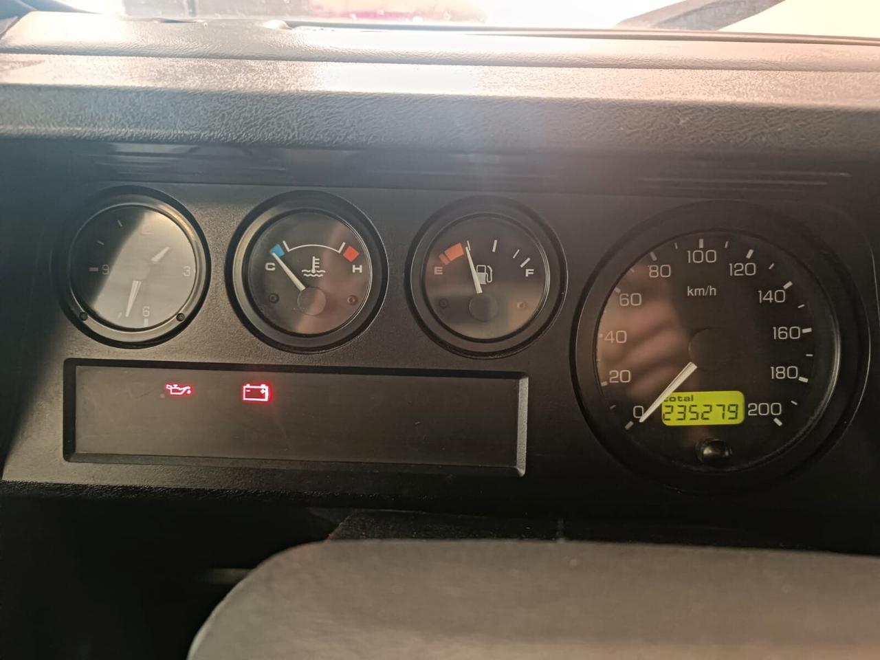Land Rover Defender 110 2.5 Td5 9 POSTI