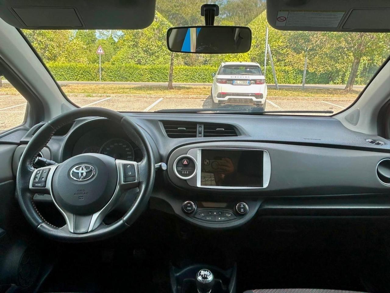 Toyota Yaris 1.3 benzina Neopatentati