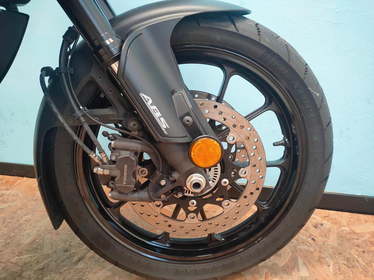 Suzuki V Strom DL 1000 soli 14.318 km.